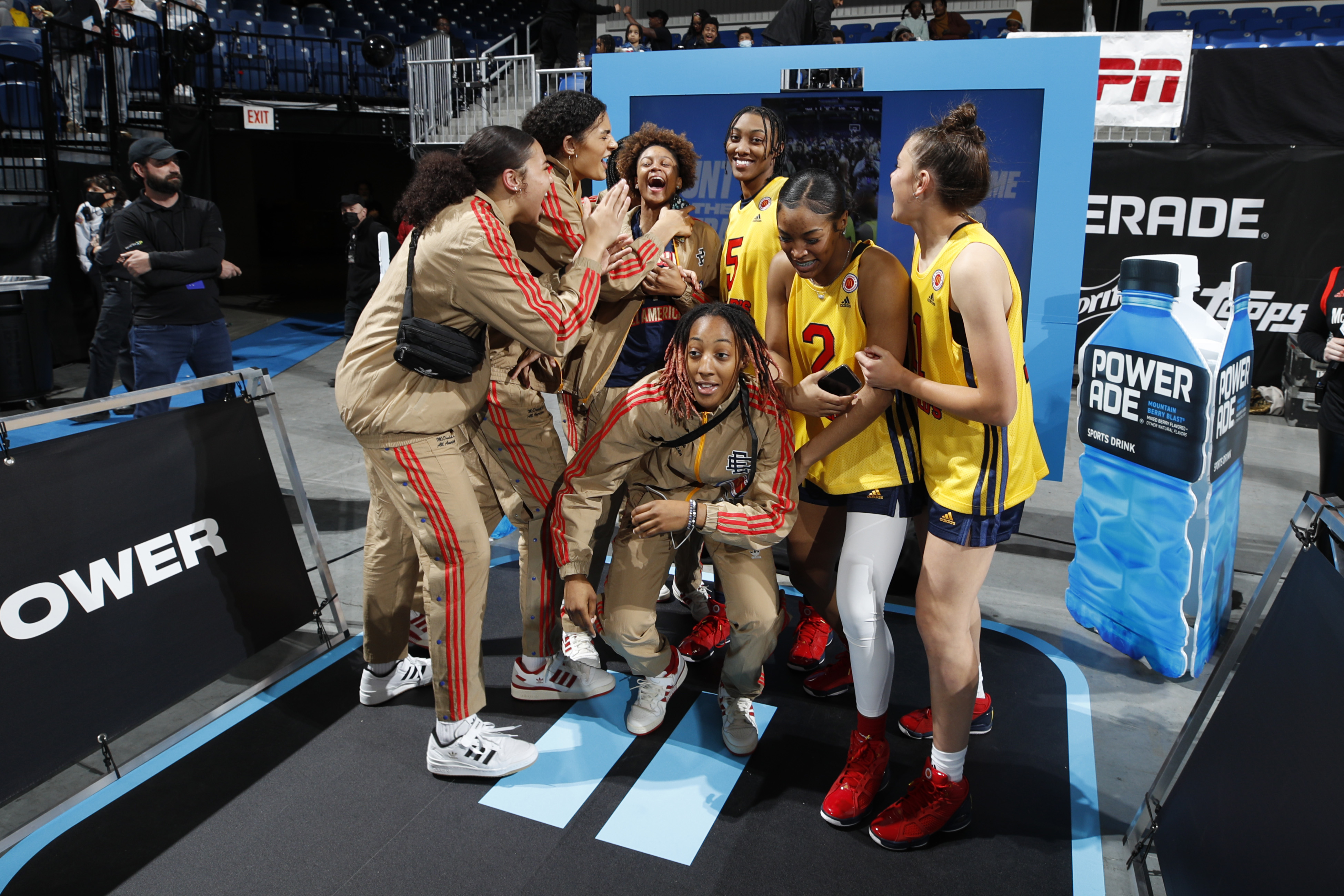 CHICAGO, IL - MARCH 28: McDonalds High School All American Ashlyn Watkins (5) is congratulated after winning the Slam Dunk competition on March 28, 2022 during the Powerade Jam Fest at the Wintrust Arena. Photo by Brian Spurlock/Icon Sportswire)